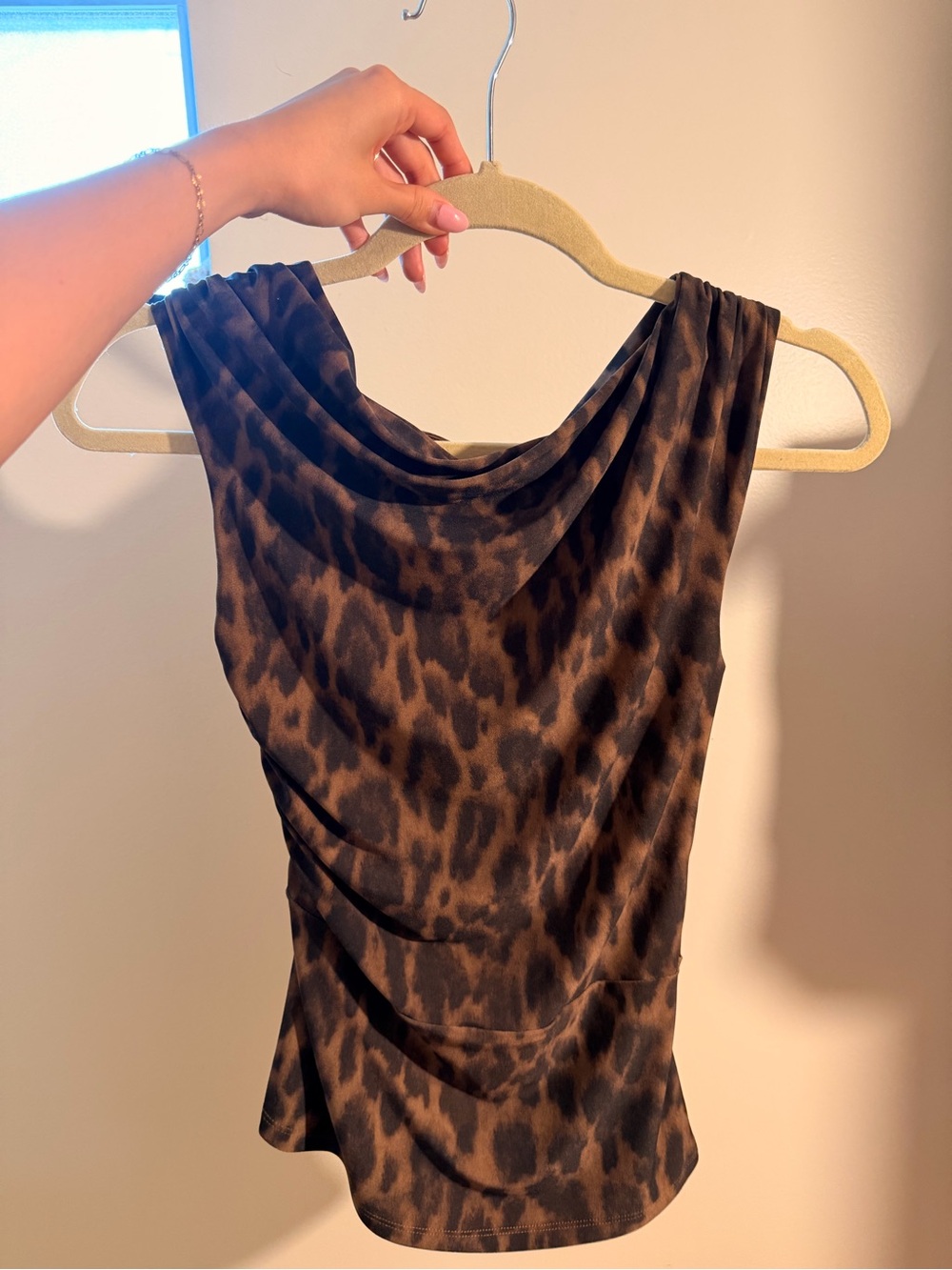 Aritzia Smooth Matter Gallery Top “Cello Brown/ Black NWT - Picture 2 of 3